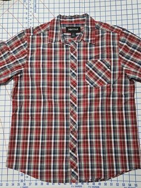 Marmot Red, Blue & White Plaid Short-Sleeve Button Down Shirt.